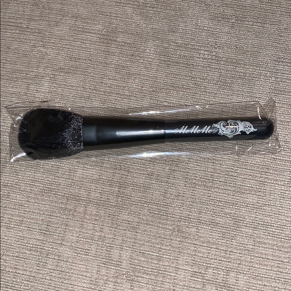 Powder brush